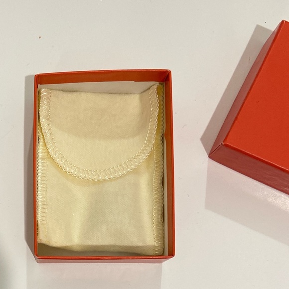 BNWT JAMES AVERY CHARM BRACELET - Picture 4 of 4